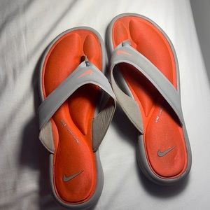 Nike Neon Pink Flip Flop Comfort Footbed Size 9